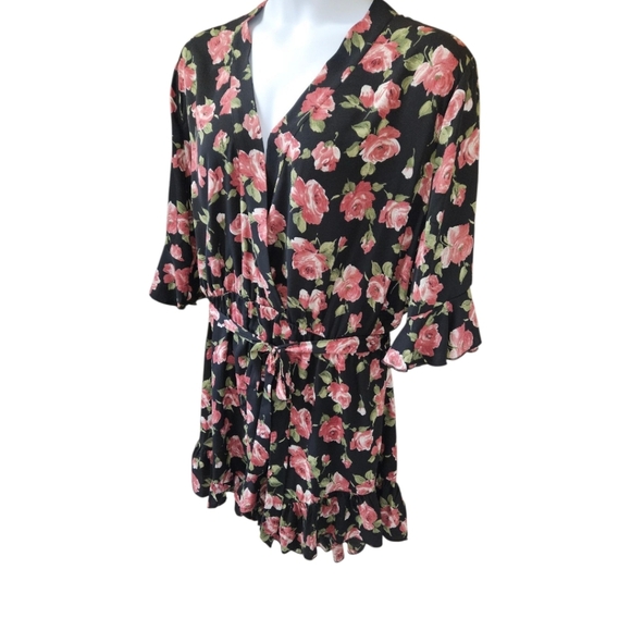 BOOHOO Plus Size Rose Floral Ruffle Tie Playsuit/Romper Plus Size 22 - Picture 6 of 14